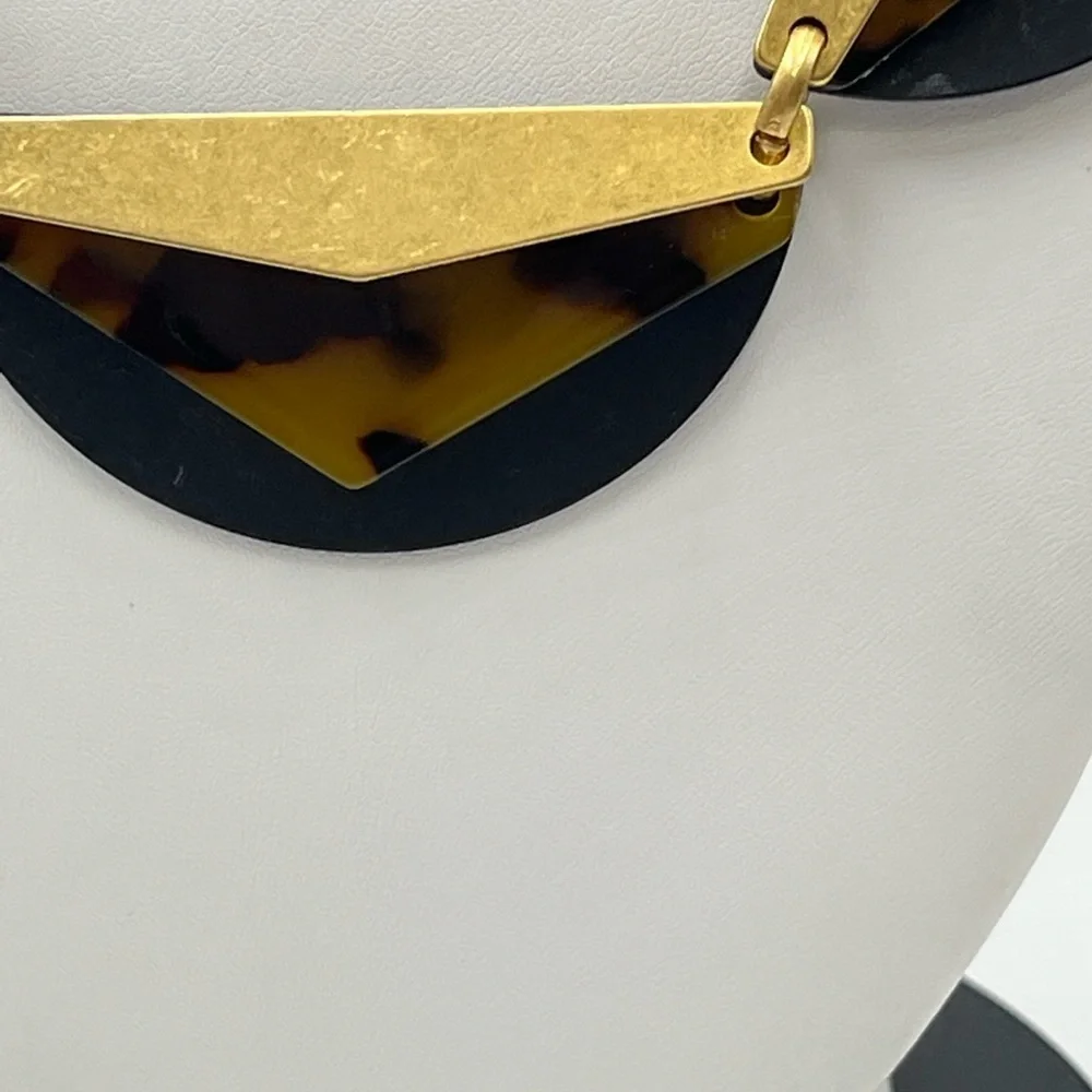 Madewell Framecraft Necklace Tortoise
Mixed Metal Black Matte Gold Tone
Chain - Picture 6 of 14